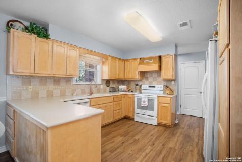 245 Bluffcreek La Vernia TX 78121
