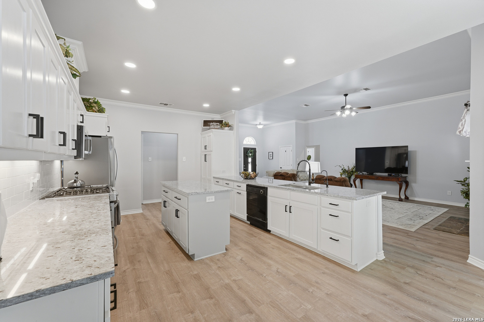 1832 Mountain Laurel Kerrville TX 78028