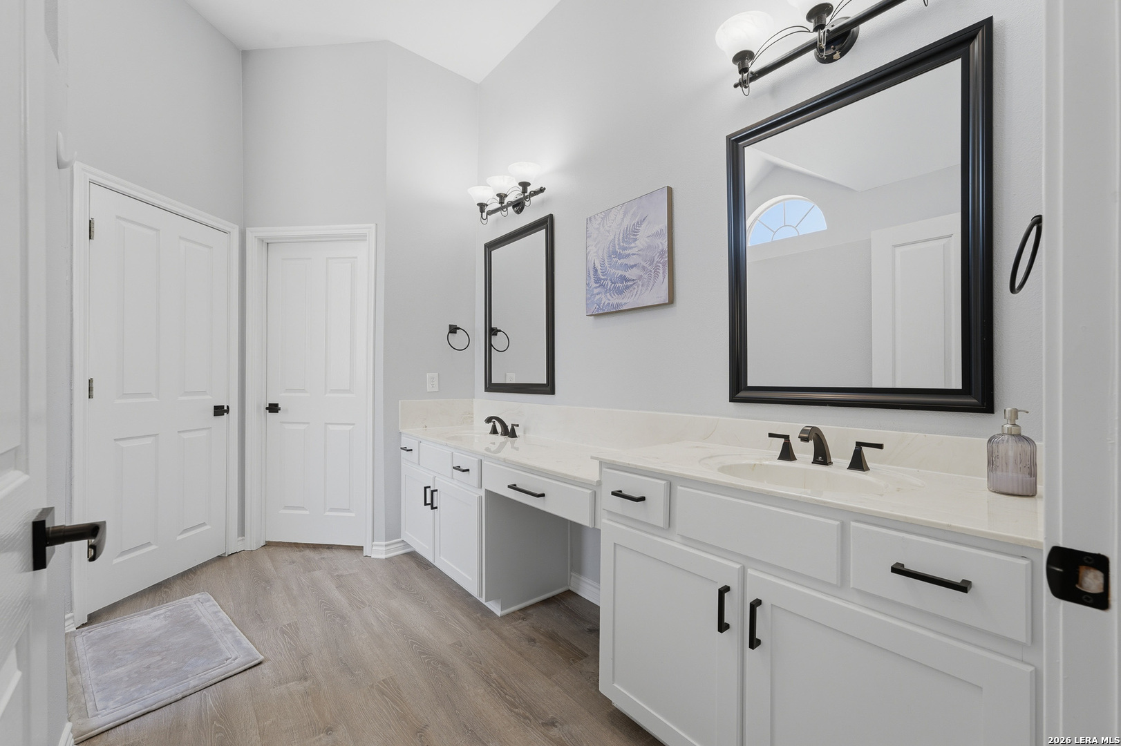 1832 Mountain Laurel Kerrville TX 78028