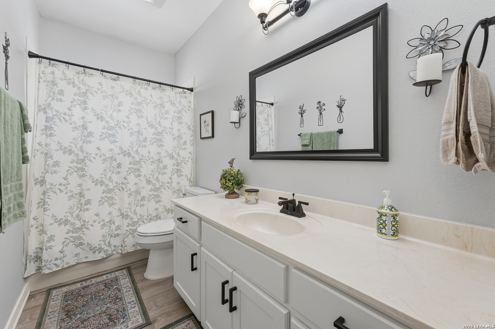 1832 Mountain Laurel Kerrville TX 78028