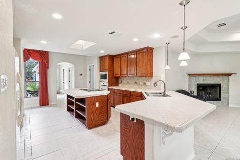 718 Park Shores Canyon Lake TX 78133