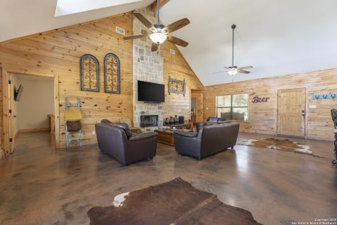 888 Tierra Linda Drive Concan TX 78881