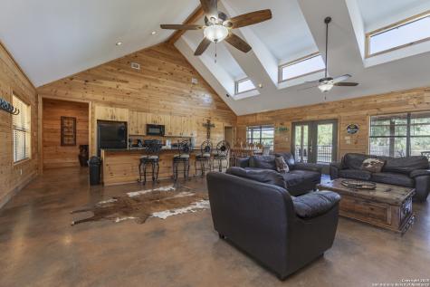 888 Tierra Linda Drive Concan TX 78881