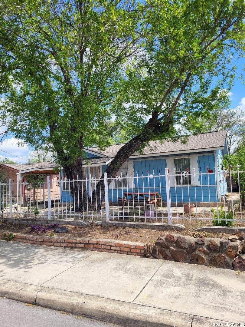326 S San Joaquin Avenue San Antonio TX 78237