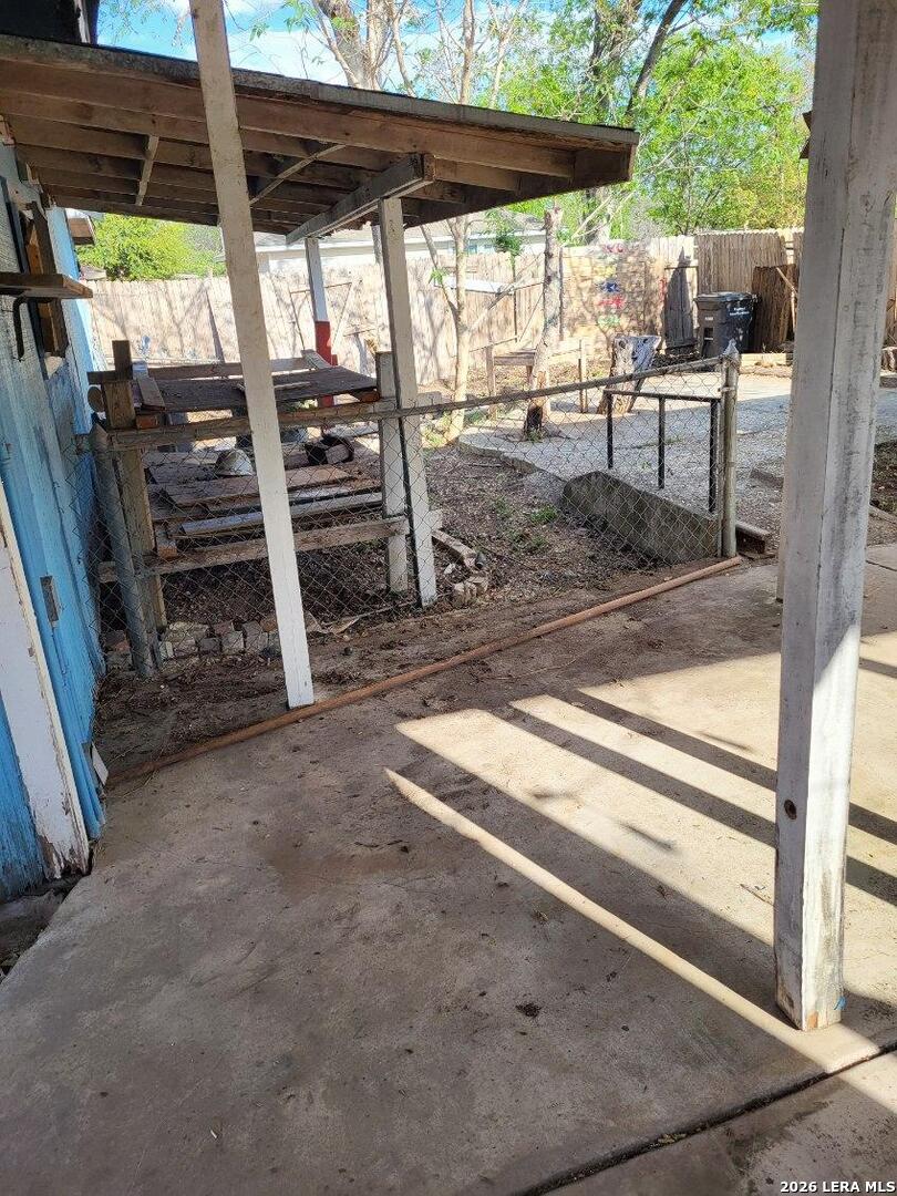 326 S San Joaquin Avenue San Antonio TX 78237