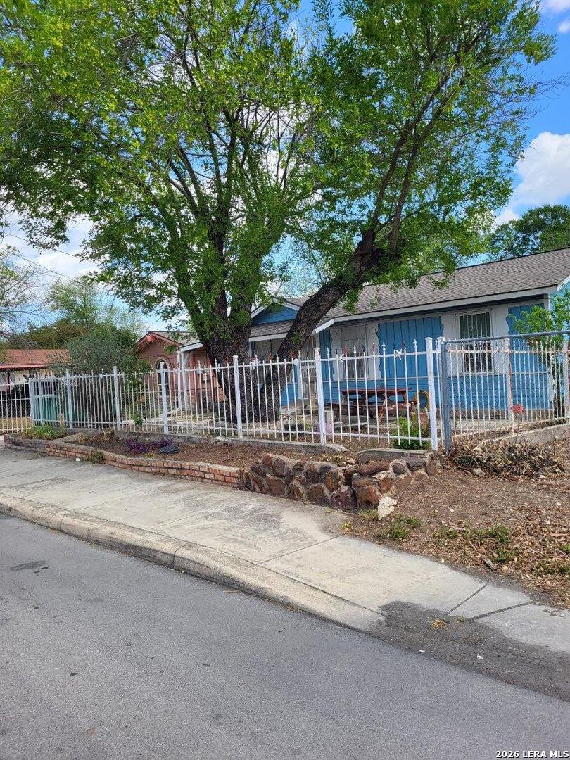 326 S San Joaquin Avenue San Antonio TX 78237