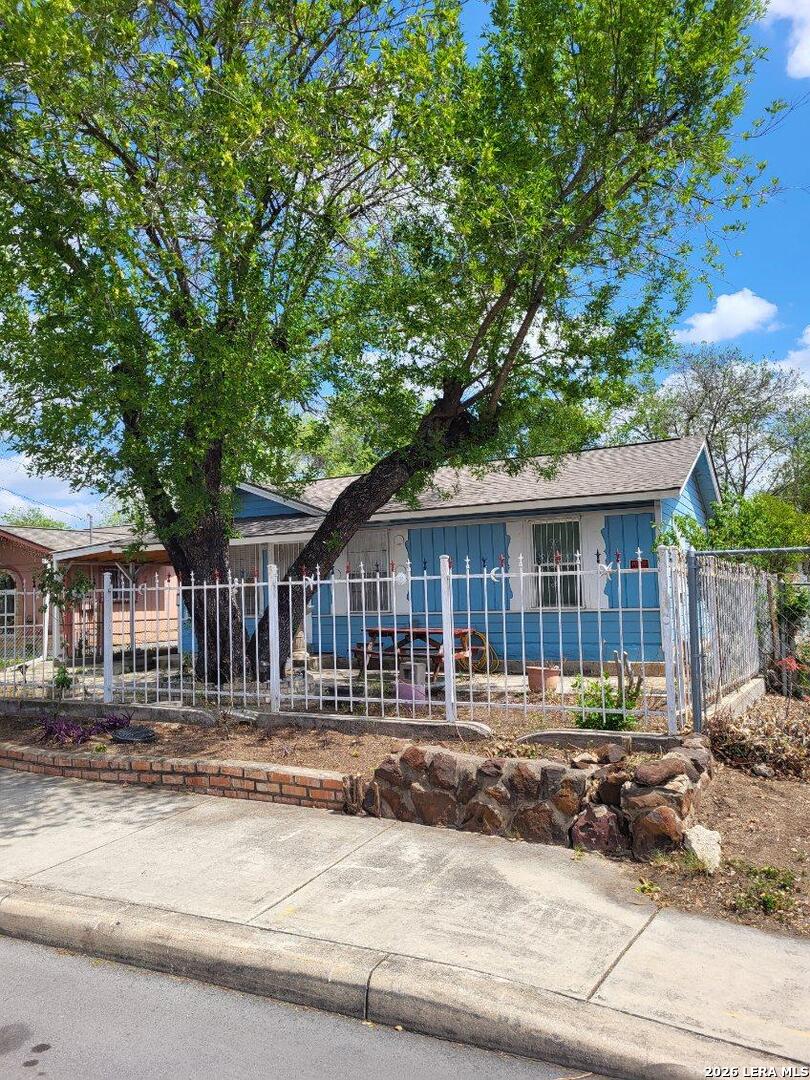 326 S San Joaquin Avenue San Antonio TX 78237
