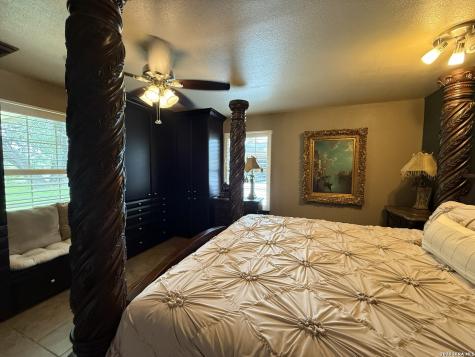 103 Misty Bend Floresville TX 78114
