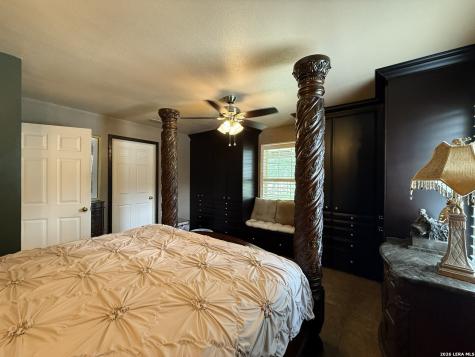 103 Misty Bend Floresville TX 78114