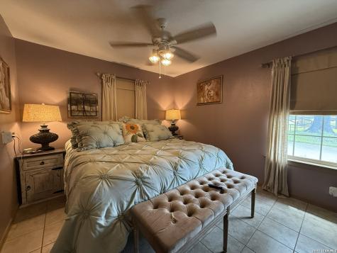 103 Misty Bend Floresville TX 78114