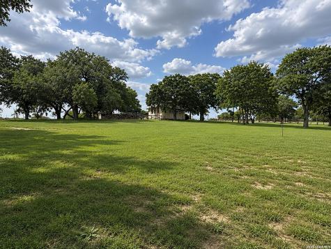 103 Misty Bend Floresville TX 78114