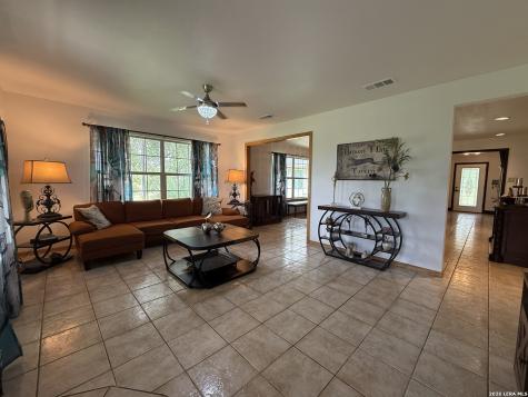 103 Misty Bend Floresville TX 78114