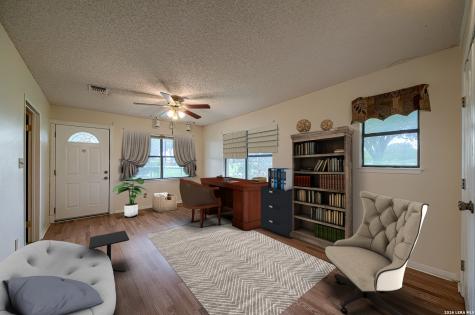 900 N Graytown Road St Hedwig TX 78152