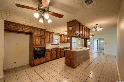 900 N Graytown Road St Hedwig TX 78152
