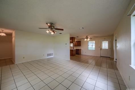 900 N Graytown Road St Hedwig TX 78152