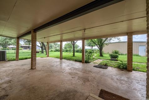 900 N Graytown Road St Hedwig TX 78152