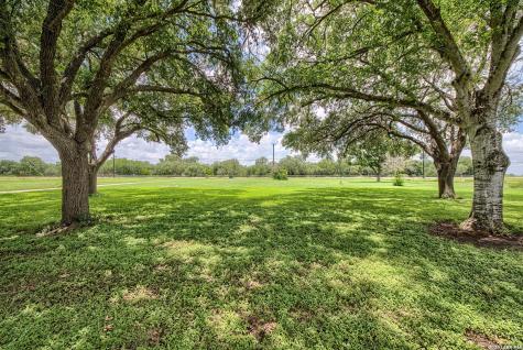 900 N Graytown Road St Hedwig TX 78152