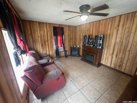 343 Bocawood Drive Poteet TX 78065