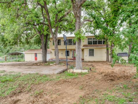 120 Center Creek Drive Floresville TX 78114