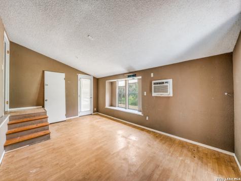 120 Center Creek Drive Floresville TX 78114