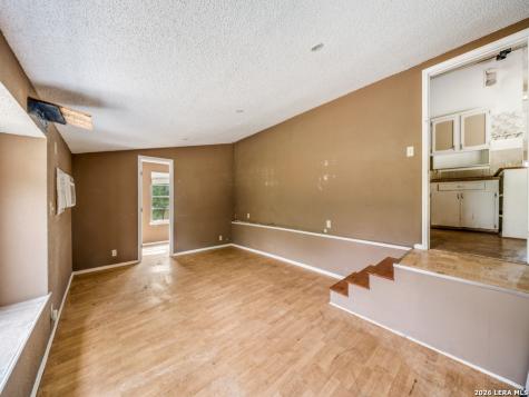 120 Center Creek Drive Floresville TX 78114