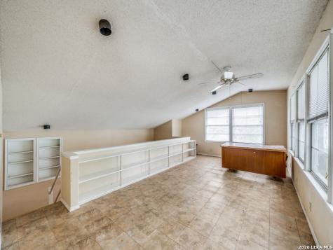 120 Center Creek Drive Floresville TX 78114