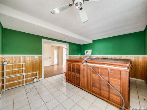 120 Center Creek Drive Floresville TX 78114