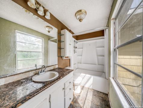 120 Center Creek Drive Floresville TX 78114