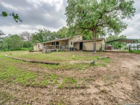 120 Center Creek Drive Floresville TX 78114