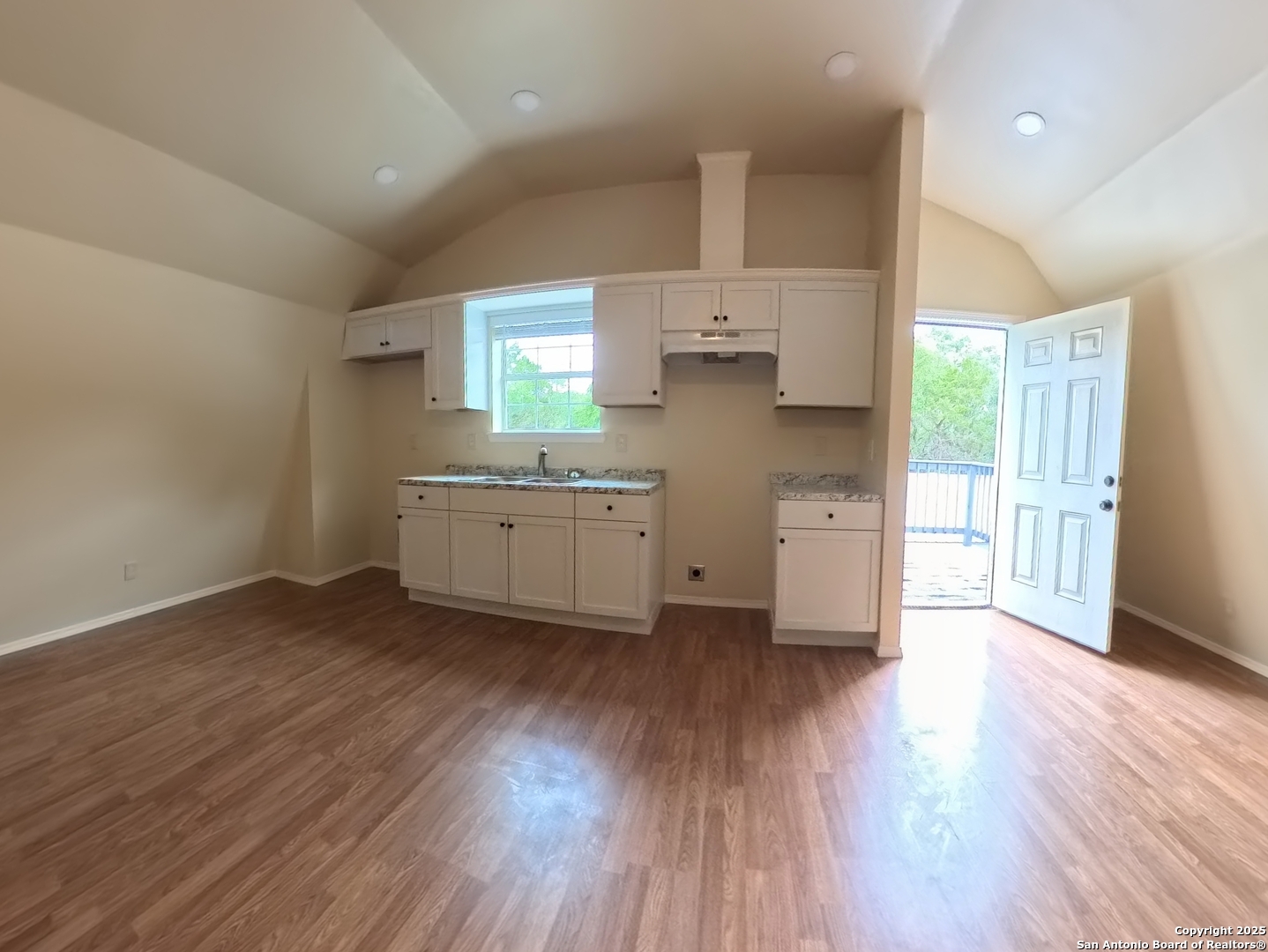 1108 Hillside Oaks Bulverde TX 78163
