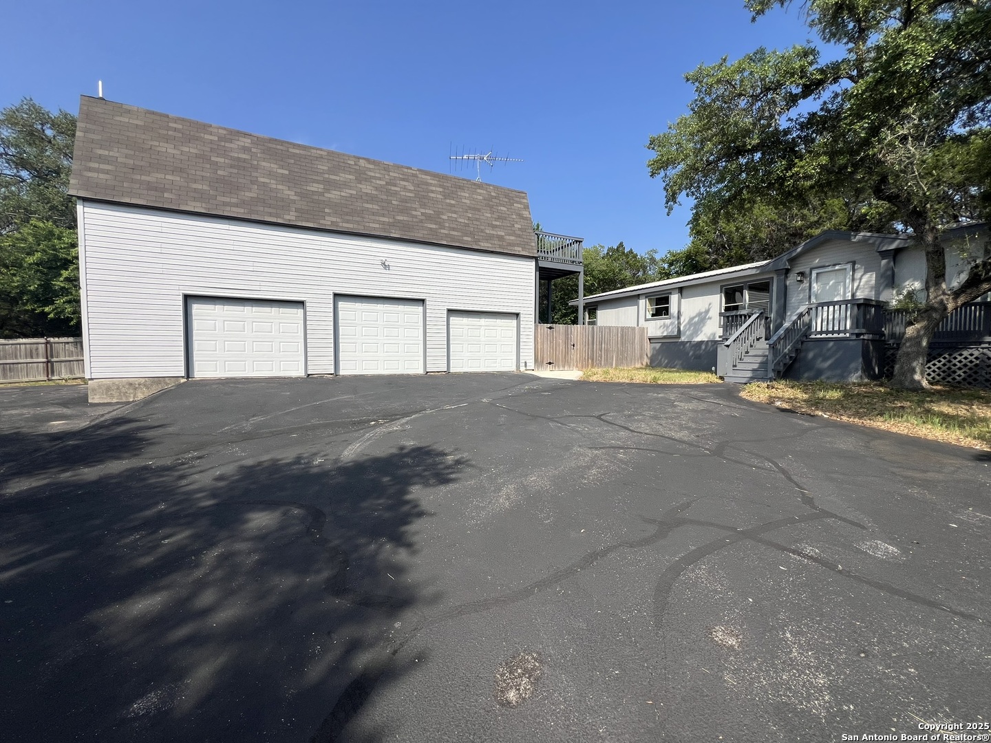 1108 Hillside Oaks Bulverde TX 78163