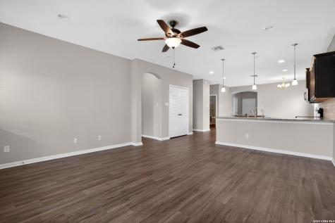 2038 Rhesus View San Antonio TX 78245