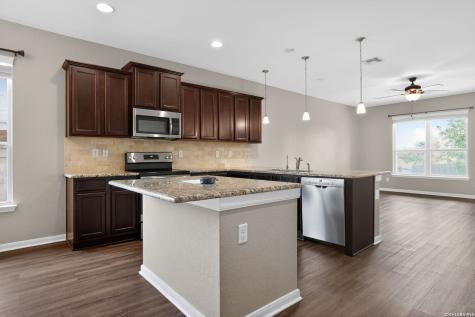 2038 Rhesus View San Antonio TX 78245