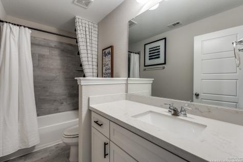 2096 Cowan New Braunfels TX 78132
