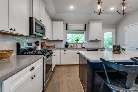 2096 Cowan New Braunfels TX 78132