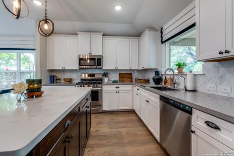 2096 Cowan New Braunfels TX 78132