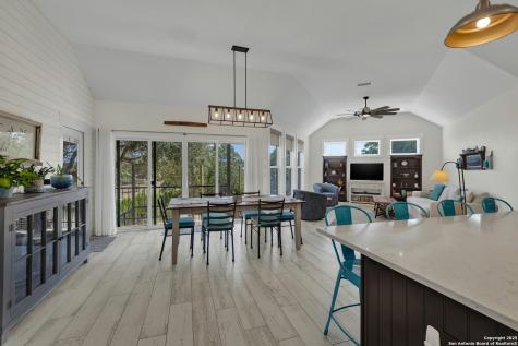 1799 W Lakeside Canyon Lake TX 78133