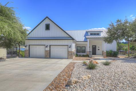 1799 W Lakeside Canyon Lake TX 78133