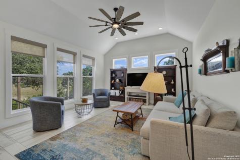 1799 W Lakeside Canyon Lake TX 78133