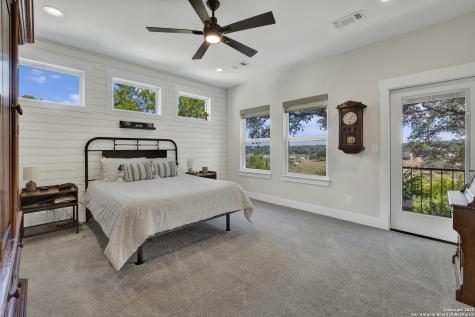 1799 W Lakeside Canyon Lake TX 78133