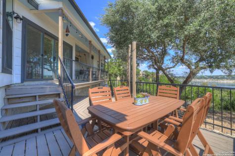 1799 W Lakeside Canyon Lake TX 78133