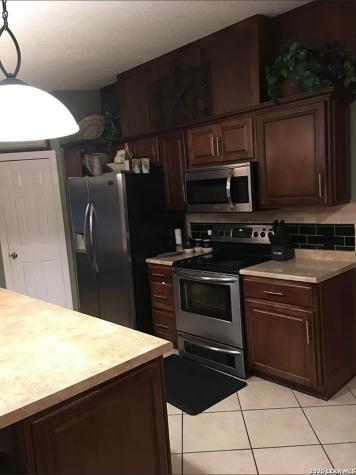 307 Homeridge La Vernia TX 78121