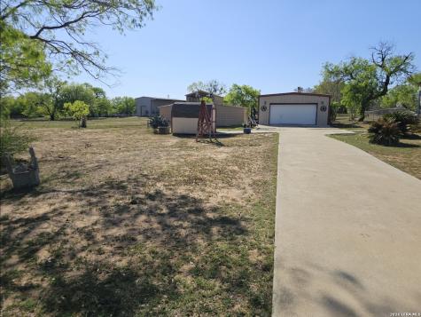 307 Homeridge La Vernia TX 78121