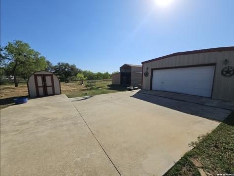 307 Homeridge La Vernia TX 78121