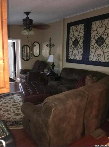 307 Homeridge La Vernia TX 78121