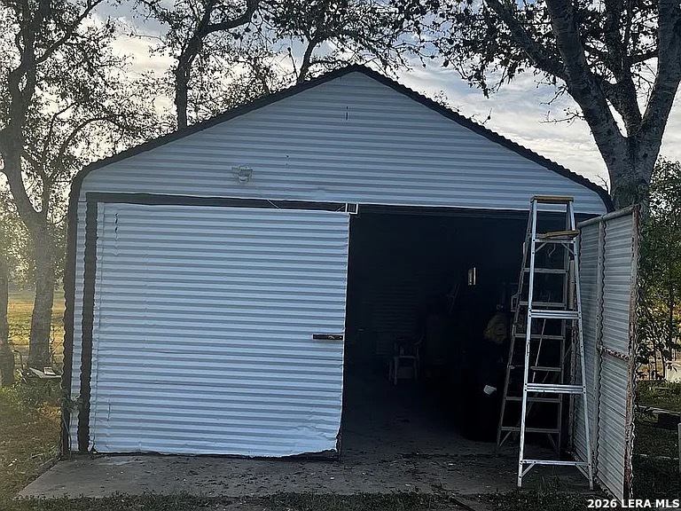700 Lopez Street George West TX 78022