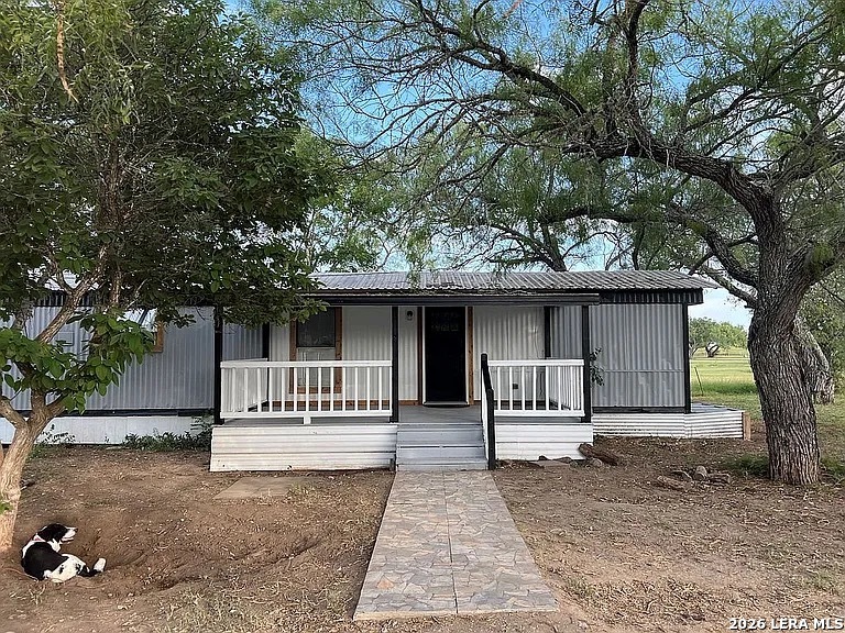 700 Lopez Street George West TX 78022