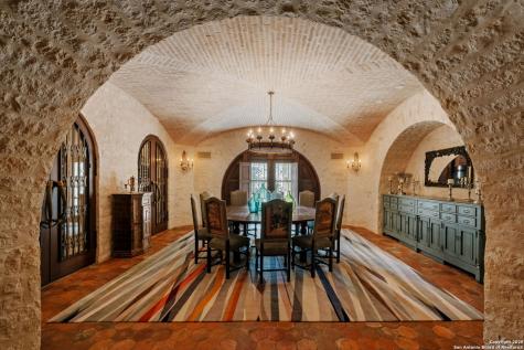 200 Geneseo Road Terrell Hills TX 78209