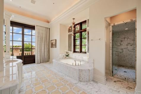 200 Geneseo Road Terrell Hills TX 78209