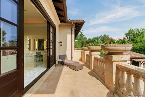 200 Geneseo Road Terrell Hills TX 78209